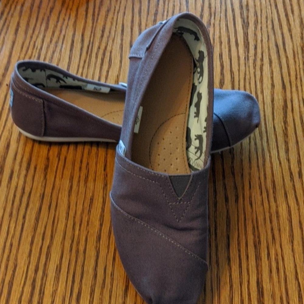 Slip on casual show